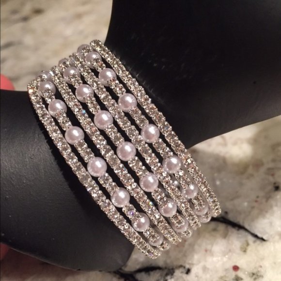 Gypsy Seoul Jewelry - Silver/Pearl Cuff Bracelet